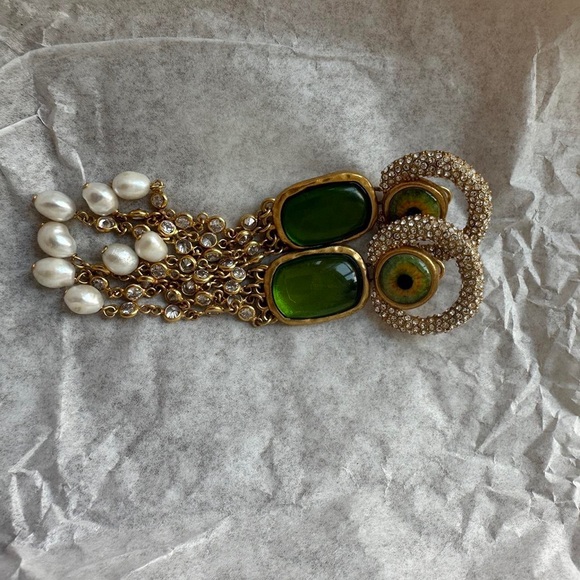Schiaparelli green eye pearl drop earrings - Picture 5 of 9